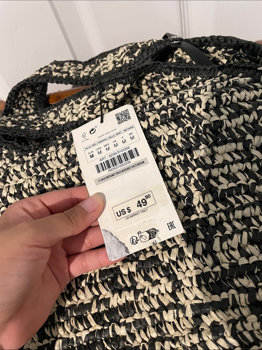 ZARA Woven Black and Cream Crochet Tote Bag - Picture 7 of 7